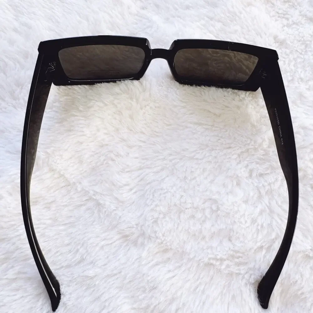 Aaron Black w/ Green Tint Rectangular Sunglasses